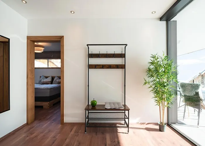 Gidi And Lisl Daire *